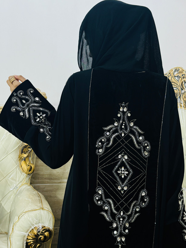 عبا مجلسی طرح یاسمن ندا کره پشت کمر کار شده جواهر دوزی